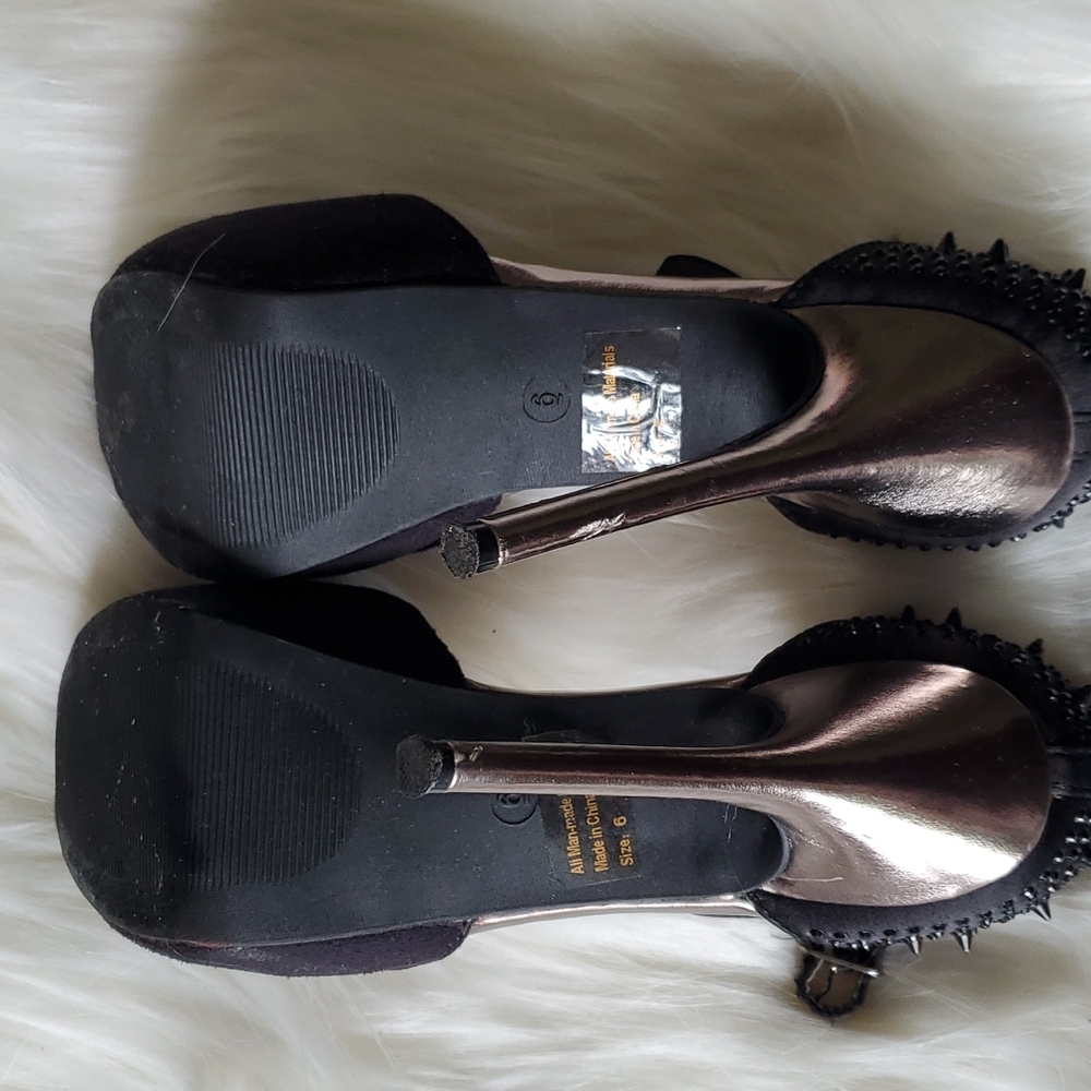 DIVA Lounge T-strap studded platform heels - Picture 7 of 16